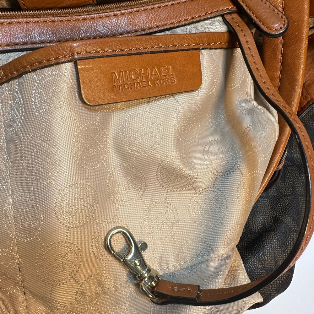 Michael Kors Brown Jet Set Gathered Tote Bag Purse with Tassel Detail Pre-owned - Picture 9 of 13
